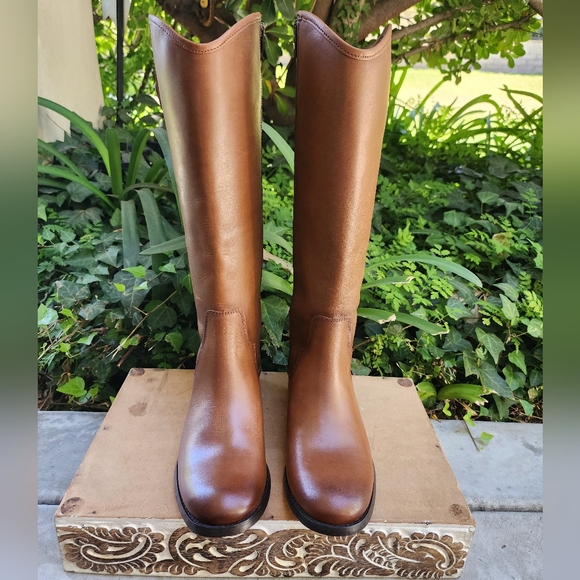 Western Chic Frye Leather Cognac Boots - Picture 12 of 16